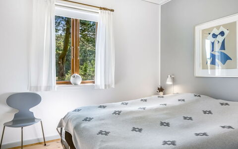 Ola - 900M from the Sea: Interior Design, Letto, Camera Da Letto, Pavimentazione, Pavimento, Lenzuolo, Legna, Bedding, Mobilia, Biancheria