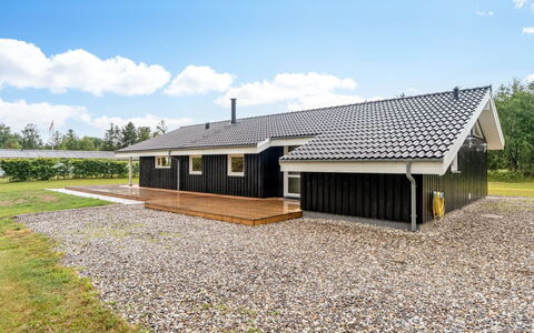 Sulho - 800M from the Sea: Tetto, Casa, Porta, Villetta, Shade, Raccordo, Cortile, Estate, Backyard