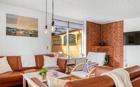 Lillan - from the Sea: Interior Design, Legna, Pavimentazione, Soffitto, Mobilia, Pavimento, Divano, Camera, Soggiorno, Casa