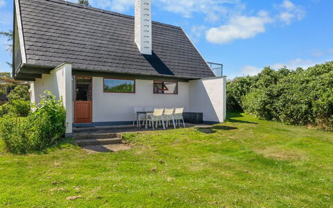Luci - 20M from the Sea: Estate, Shade, Driveway, Agriturismo