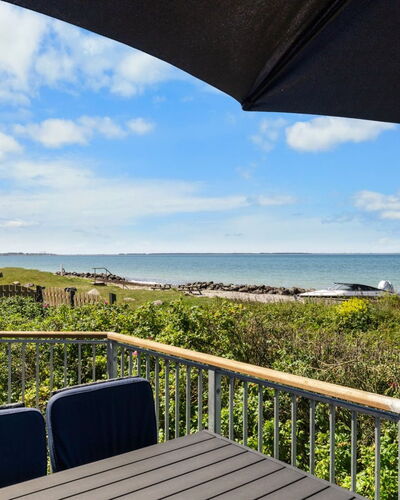 Luci - 20M from the Sea