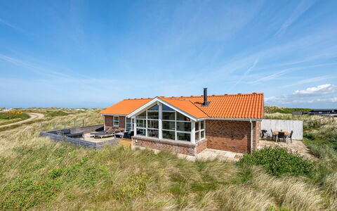 Ema - 500M from the Sea: Mobilia, Legna, Interior Design, Pavimentazione, Pavimento, Sedia, Camera, Soffitto, Soggiorno, Appartamento