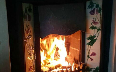 Ingleside Cottage: Focolare, Calore, Camino, Latifoglie, Design, Soggiorno, Stufa A Legna, Pavimento In Legno