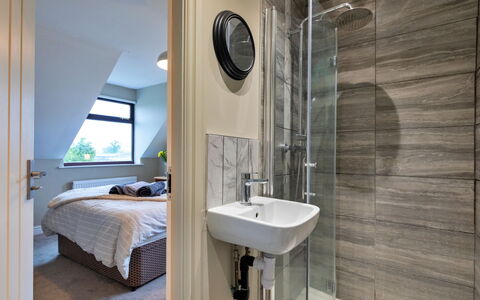 Kingsley Hollows Cottage: Interior Design, Pavimentazione, Pavimento, Soffitto, Camera, Casa, Appartamento, Idraulico Fixture, Bagno, Idraulico