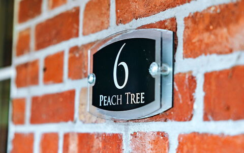Peach Tree County Cottage: Appartamento, Catena Montuosa, Valle, Alpi, Hotel, Paesino Di Montagna