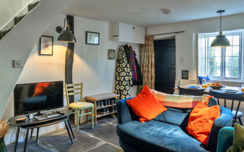 Cornwall Old Stone Cottage: Mobilia, Interior Design, Pavimentazione, Pavimento, Soffitto, Divano, Illuminazione, Soggiorno, Camera, Sedia
