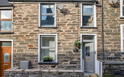Bwthyn Llechi (Slate Cottage)