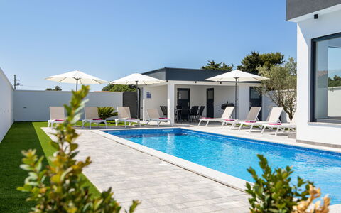 L&L: Piscina, Ricorrere, Mobili Da Esterno, Terrazza, Design, Sedia, Villa, Lettino, Hotel, Cortile