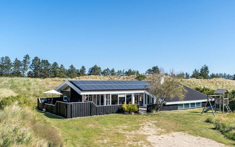 Greta - 2.5Km from the Sea: Legna, Casa, Portico, Deck, Latifoglie, Tetto, Color Legno, Pavimento In Legno, Eco Hotel