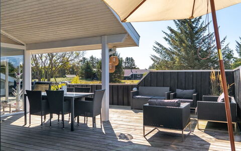 Greta - 2.5Km from the Sea: Legna, Casa, Portico, Deck, Latifoglie, Tetto, Color Legno, Pavimento In Legno, Eco Hotel