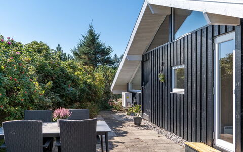 Greta - 2.5Km from the Sea: Legna, Casa, Portico, Deck, Latifoglie, Tetto, Color Legno, Pavimento In Legno, Eco Hotel