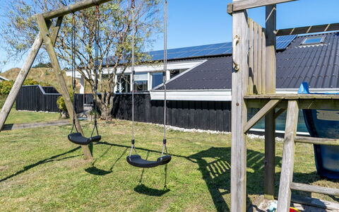 Greta - 2.5Km from the Sea: Legna, Casa, Portico, Deck, Latifoglie, Tetto, Color Legno, Pavimento In Legno, Eco Hotel