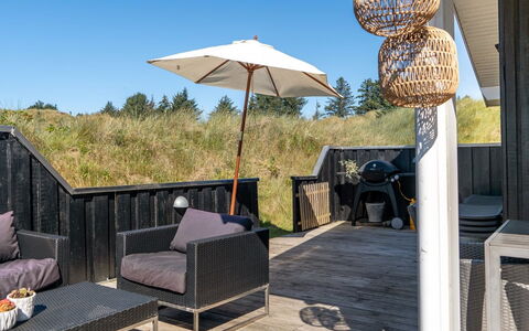 Greta - 2.5Km from the Sea: Legna, Casa, Portico, Deck, Latifoglie, Tetto, Color Legno, Pavimento In Legno, Eco Hotel