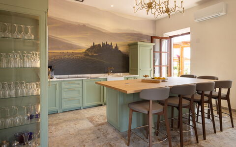 Villa Leone Reale: Mobilia, Interior Design, Legna, Pavimentazione, Controsoffitto, Cucina, Cabinetry, Soffitto, Illuminazione, Pavimento