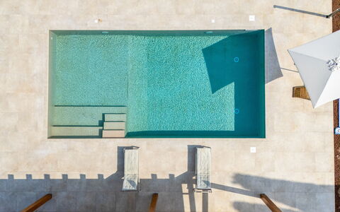 Villa Leone Reale: Blu, Piscina, Materiale Composito, Piastrella