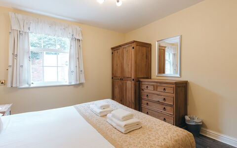 Camelia Country Cottage: Giorno, Costruzione, Finestra, Facciata, Appartamento, Urban Design, Condominio, Uso Misto