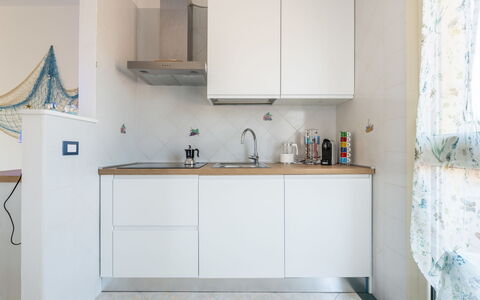 Mare Fuori: Giorno, Costruzione, Finestra, Facciata, Appartamento, Urban Design, Condominio, Uso Misto