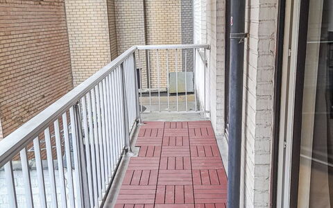Sealing with Balcony: Costruzione, Casa, Zona Residenziale, Casa, Arbusto, Tetto, Villetta, Estate, Giardino