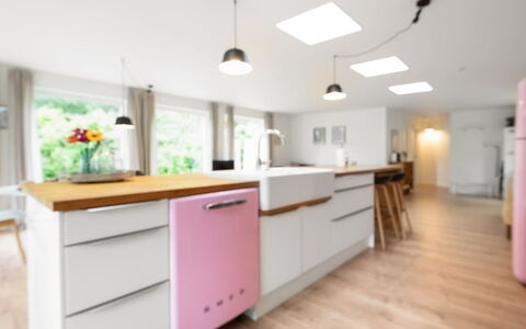 Albina - 650M from the Sea: Interior Design, Cucina, Pavimentazione, Controsoffitto, Mobilia, Elettrodomestico Da Cucina, Legna, Pavimento, Cabinetry, Soffitto