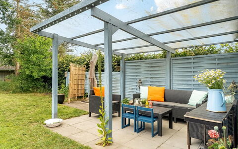 Annalia - 400M from the Sea: Mobili Da Esterno, Giardino, Mobilia, Tavolo Esterno, Shade, Terrazza, Struttura Esterna, Backyard, Pergola, Cortile