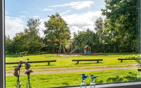 Annalia - 400M from the Sea: Giardino, Prato, Landscaping, Shade, Parco, Cortile, Mobili Da Esterno, Backyard, Eco Hotel