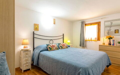 Il Girasole: Mobilia, Letto, Interior Design, Camera Da Letto, Pavimentazione, Camera, Pavimento, Lenzuolo, Bedding, Legna
