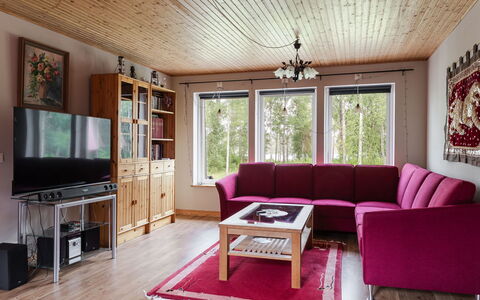 Jönsamåla: Mobilia, Interior Design, Legna, Pavimentazione, Soffitto, Pavimento, Soggiorno, Divano, Casa, Camera