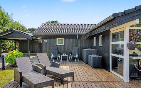 Frederikke - 875M from the Sea: Tetto, Casa, Casa, Villetta, Porta, Raccordo, Deck, Portico, Plank, Latifoglie