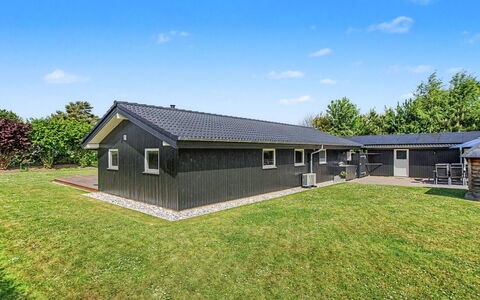 Frederikke - 875M from the Sea: Tetto, Casa, Casa, Villetta, Porta, Raccordo, Deck, Portico, Plank, Latifoglie