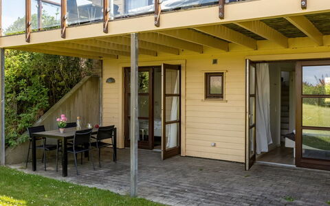 Rouwen - 120M from the Sea: Legna, Portico, Balcone, Color Legno, Villetta, Latifoglie, Shade, Deck, Cortile, Struttura Esterna