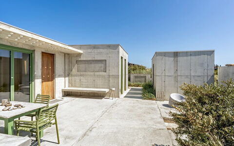 Rieke - 250M from the Sea: Casa, Tetto, Casa, Villetta, Arbusto, Groundcover, Estate, Agriturismo, Raccordo, Edifici Giardino