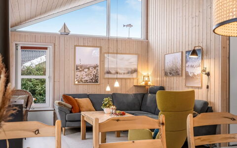 Henne - from the Sea: Mobilia, Interior Design, Legna, Pavimentazione, Soffitto, Pavimento, Divano, Soggiorno, Camera, Casa