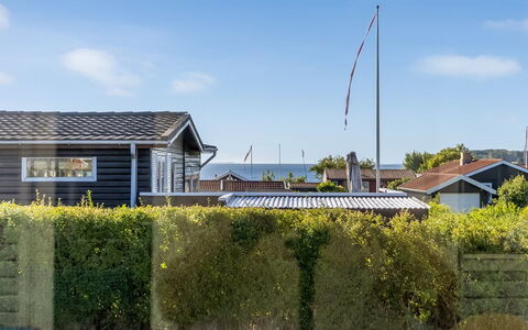 Raymond - 175M from the Sea: Estate, Shade, Driveway, Agriturismo