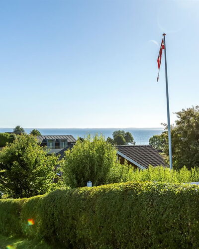 Raymond - 175M from the Sea