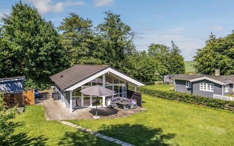 Alfwin - 300M from the Sea: Tetto, Casa, Casa, Villetta, Raccordo, Estate, Driveway, Edifici Giardino, Cortile, Capannone