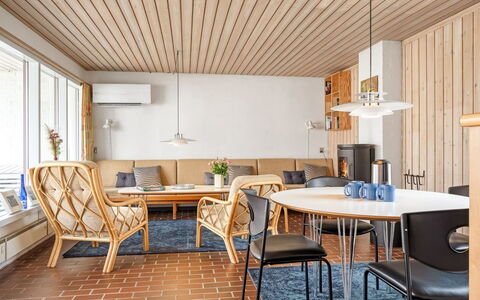 Aike - 1Km from the Sea: Legna, Casa, Portico, Deck, Latifoglie, Tetto, Color Legno, Pavimento In Legno, Eco Hotel