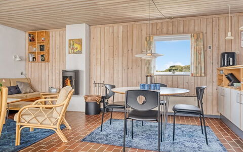 Aike - 1Km from the Sea: Legna, Casa, Portico, Deck, Latifoglie, Tetto, Color Legno, Pavimento In Legno, Eco Hotel