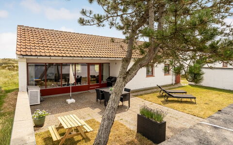 Aike - 1Km from the Sea: Legna, Casa, Portico, Deck, Latifoglie, Tetto, Color Legno, Pavimento In Legno, Eco Hotel