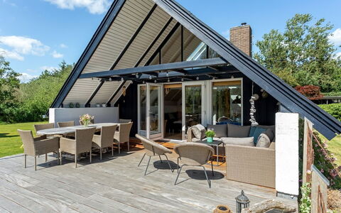Frodde - 200M from the Sea: Casa, Villetta, Portico, Latifoglie, Raccordo, Deck, Shade, Plank, Estate, Edifici Giardino