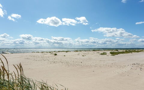 Frodde - 200M from the Sea: Cielo, Nube, Blu, Giorno, Ambiente Naturale, Orizzonte, Cumulo, Spiaggia, Ecoregione, Estate