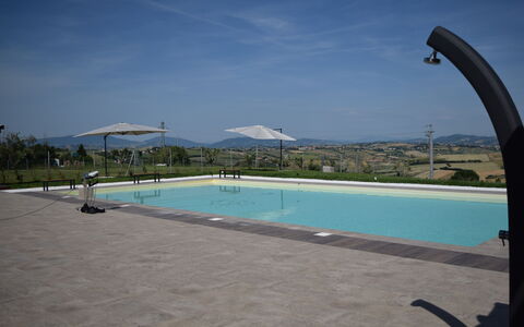 Casa In Collina: Piscina, Shade, Mobili Da Esterno, Ricorrere, Resort Citta ', Lettino, Piastrella