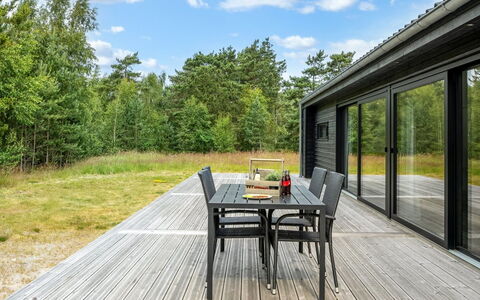 Sighvat - 300M from the Sea: Legna, Casa, Portico, Deck, Latifoglie, Tetto, Color Legno, Pavimento In Legno, Eco Hotel