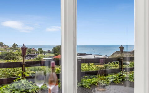 Teja - 100M from the Sea: Mare, Oceano, Balcone, Eco Hotel, Sedia, Ricorrere, Latifoglie, Pianta Della Casa, Color Legno, Attico