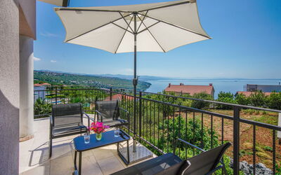 Opatija Pobri 137: Appartamento, Città, Quartiere, Condominio, Zona Residenziale, Area Metropolitana, Urban Design, Insediamento Umano, Balcone, Uso Misto
