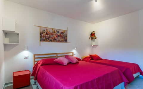 Casa Emma: Mobilia, Pavimentazione, Pavimento, Interior Design, Camera Da Letto, Illuminazione, Appartamento, Letto, Soffitto, Casa