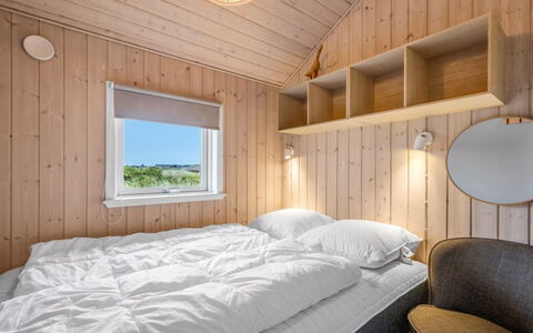 Effie - 500M from the Sea: Legna, Camera Da Letto, Letto, Bedding, Lenzuolo, Telaio Del Letto, Latifoglie, Plank, Color Legno, Design