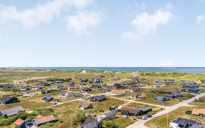 Effie - 500M from the Sea