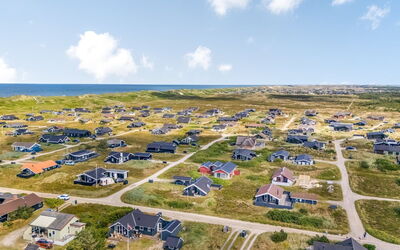 Effie - 500M from the Sea