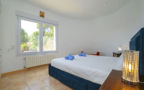 Gekko: Interior Design, Mobilia, Pavimento, Soffitto, Color Legno, Hotel, Latifoglie, Letto, Camera Da Letto, Ricorrere