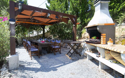 Gekko: Legna, Mobilia, Tavolo, Mobili Da Esterno, Tavolo Esterno, Shade, Struttura Esterna, Sedia, Giardino, Flagstone